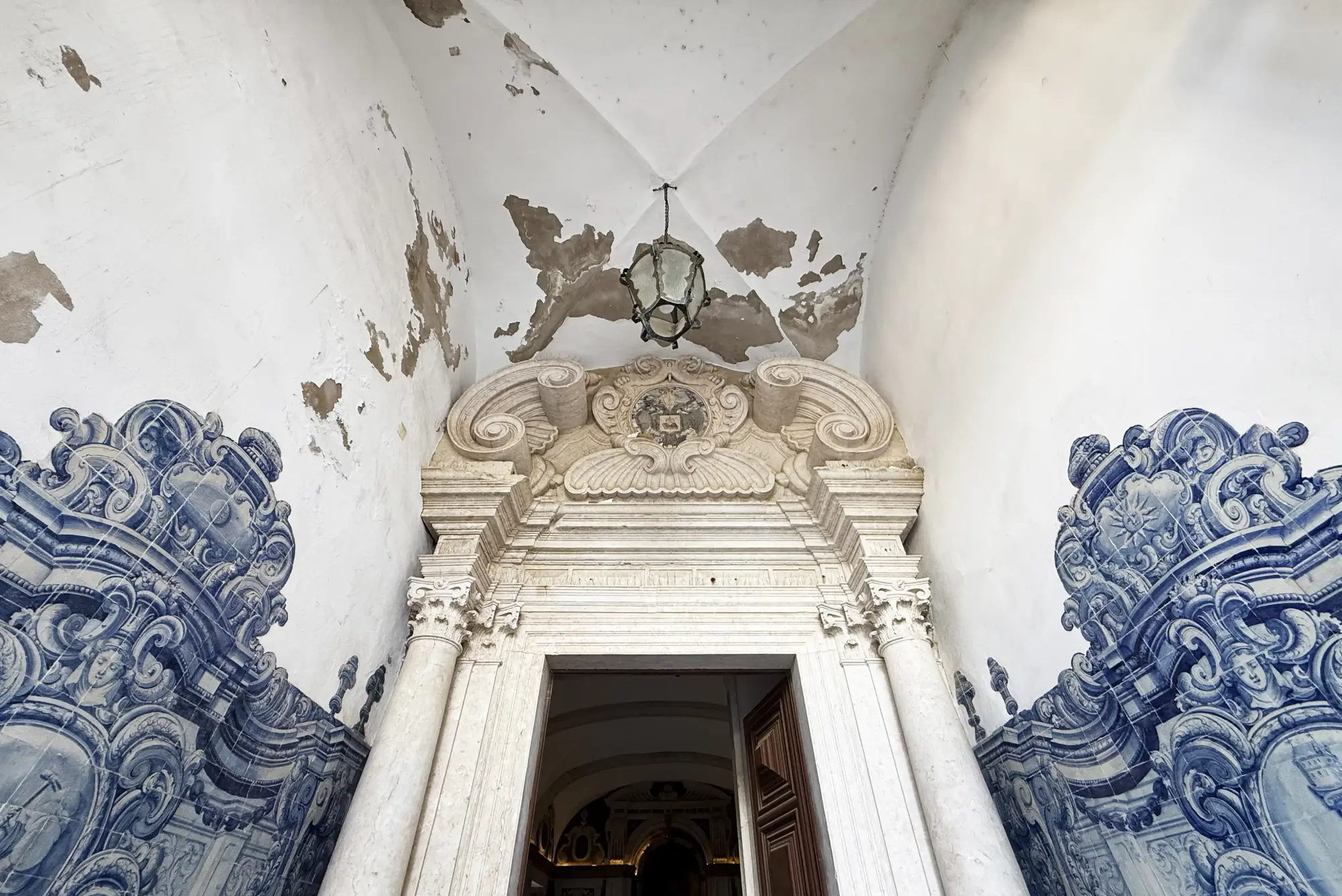 Archway in Monestary of Our Lady of Grace Church, Lisbon.